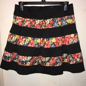 🖤💐Floral & Black Skirt💐🖤